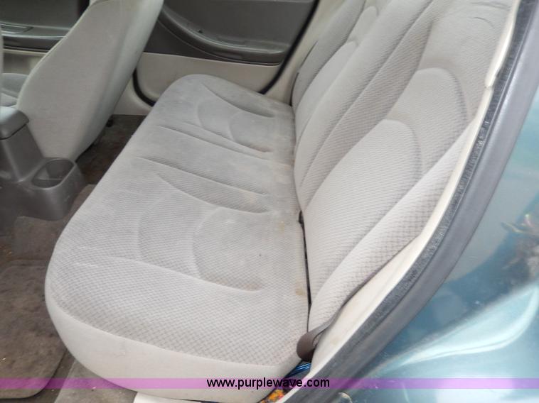 image for item H9610 2006 Dodge Stratus SXT