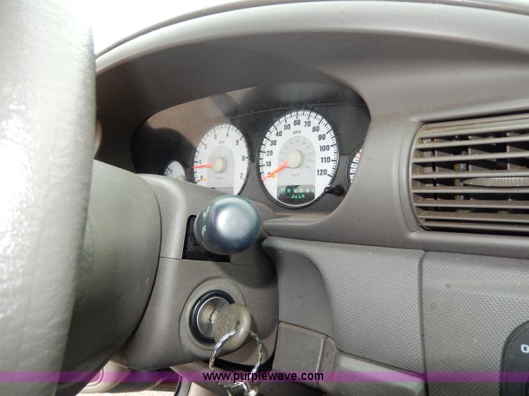 image for item H9610 2006 Dodge Stratus SXT