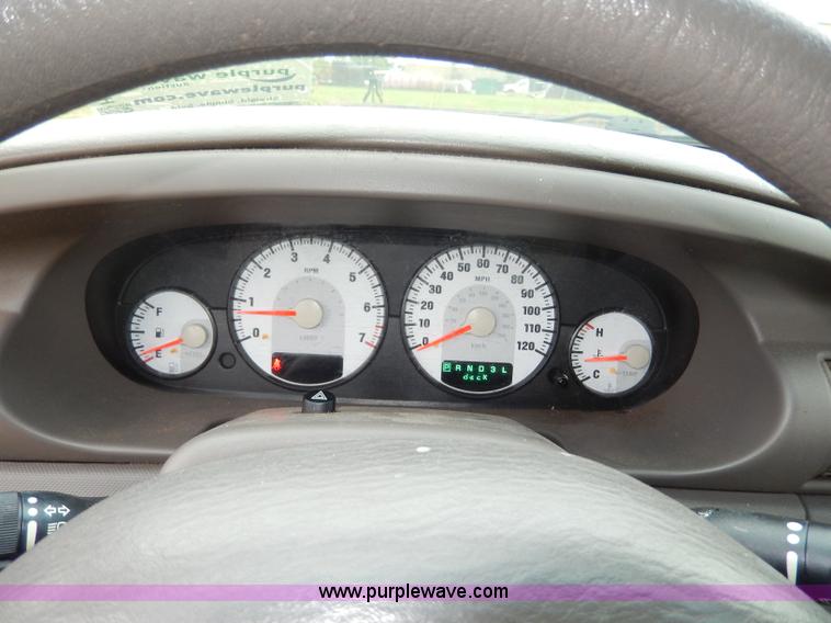 image for item H9610 2006 Dodge Stratus SXT