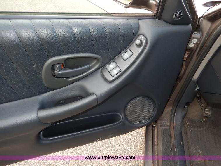 image for item H9611 2002 Pontiac Grand Prix GT