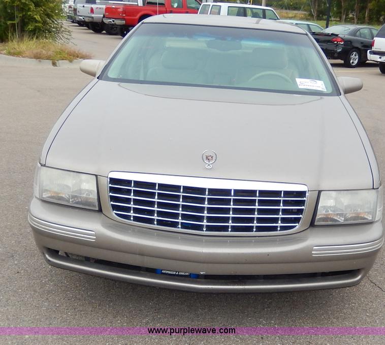 image for item H9612 1999 Cadillac DeVille