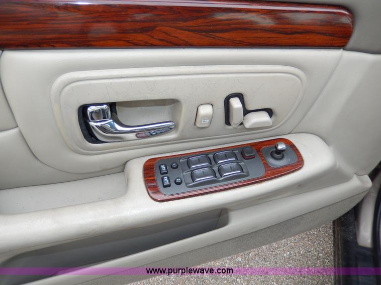 image for item H9612 1999 Cadillac DeVille