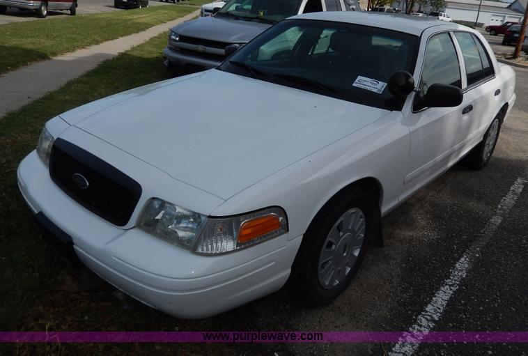 image for item H9613 2006 Ford Crown Victoria Police Interceptor