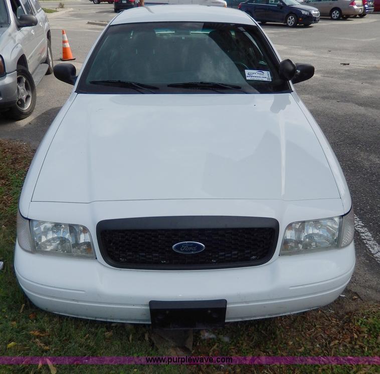 image for item H9613 2006 Ford Crown Victoria Police Interceptor