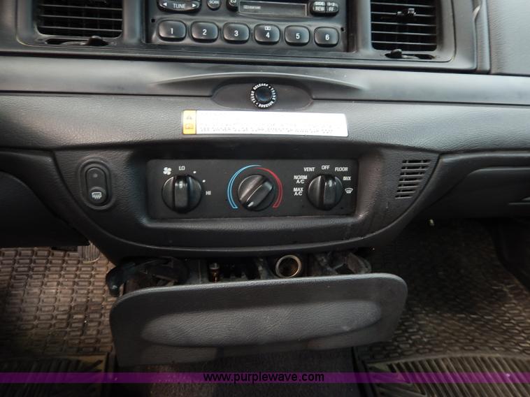 image for item H9613 2006 Ford Crown Victoria Police Interceptor