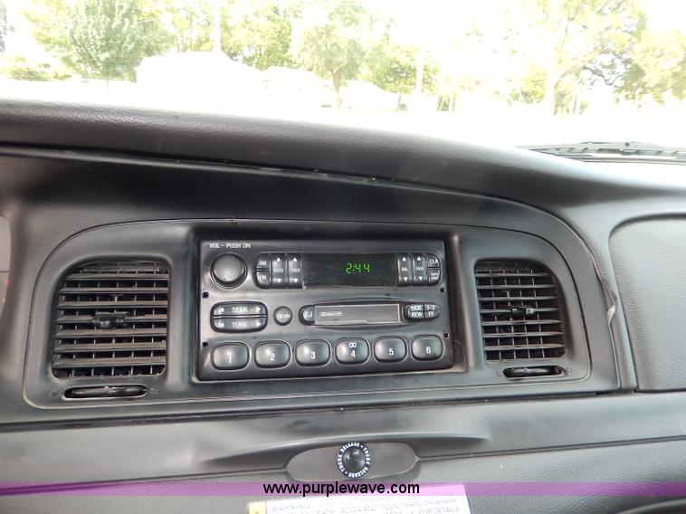 image for item H9613 2006 Ford Crown Victoria Police Interceptor