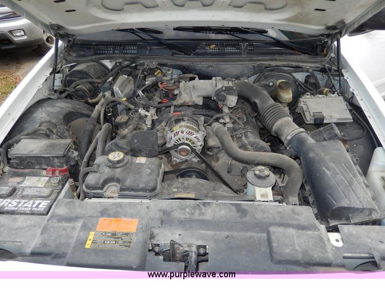 image for item H9613 2006 Ford Crown Victoria Police Interceptor