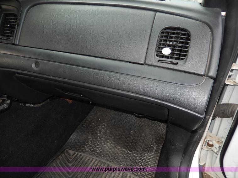 image for item H9613 2006 Ford Crown Victoria Police Interceptor