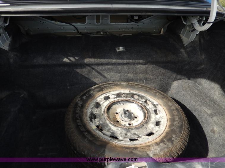 image for item H9613 2006 Ford Crown Victoria Police Interceptor