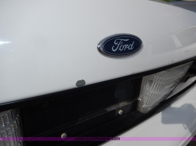 image for item H9613 2006 Ford Crown Victoria Police Interceptor