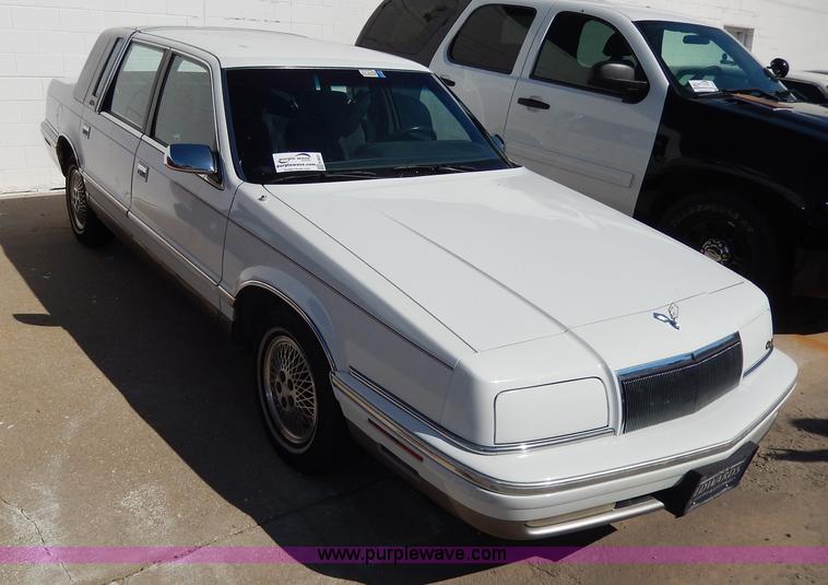 image for item H9621 1993 Chrysler Fifth Avenue