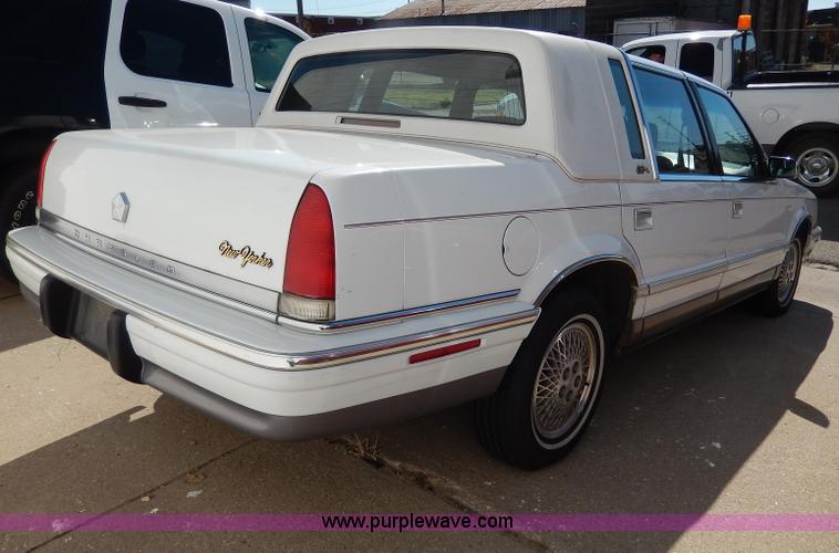 image for item H9621 1993 Chrysler Fifth Avenue