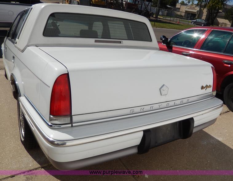 image for item H9621 1993 Chrysler Fifth Avenue