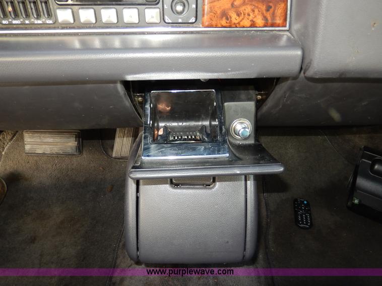 image for item H9621 1993 Chrysler Fifth Avenue