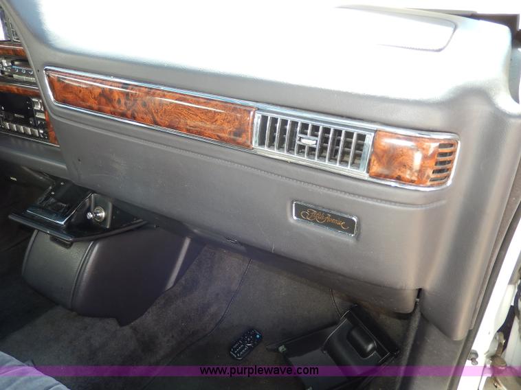 image for item H9621 1993 Chrysler Fifth Avenue