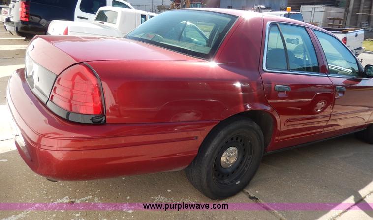 image for item H9622 2001 Ford Crown Victoria Police Interceptor