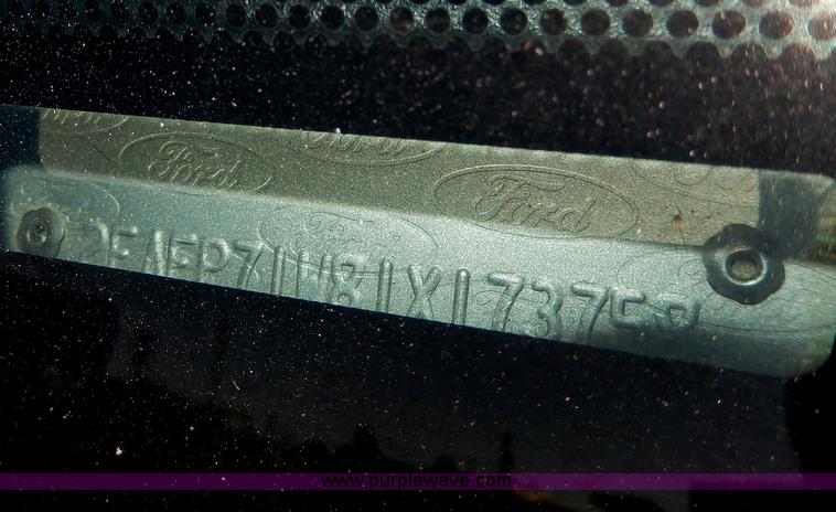 image for item H9622 2001 Ford Crown Victoria Police Interceptor