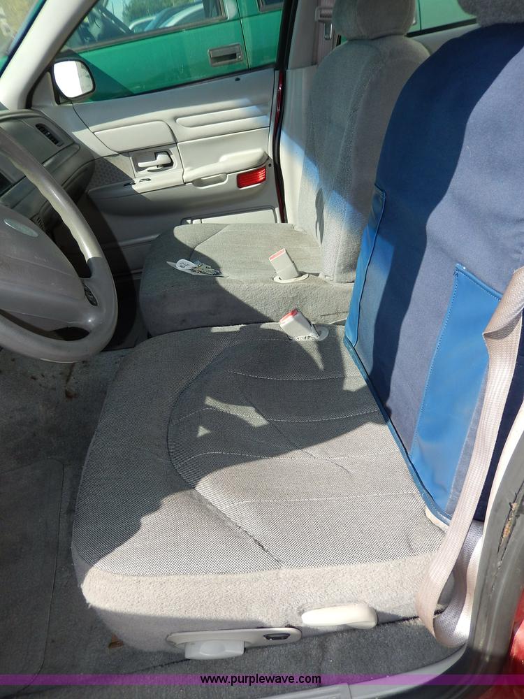 image for item H9622 2001 Ford Crown Victoria Police Interceptor