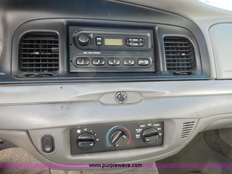 image for item H9622 2001 Ford Crown Victoria Police Interceptor