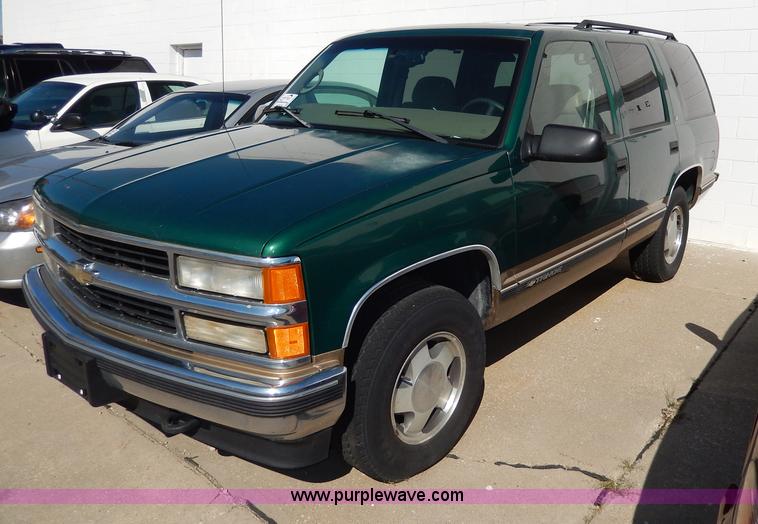 image for item H9623 1999 Chevrolet Tahoe LS SUV