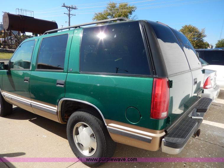 image for item H9623 1999 Chevrolet Tahoe LS SUV
