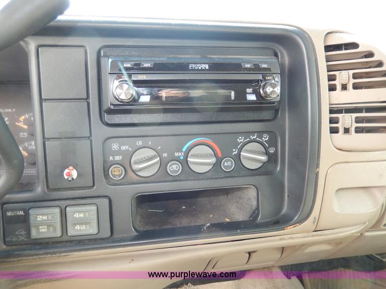 image for item H9623 1999 Chevrolet Tahoe LS SUV