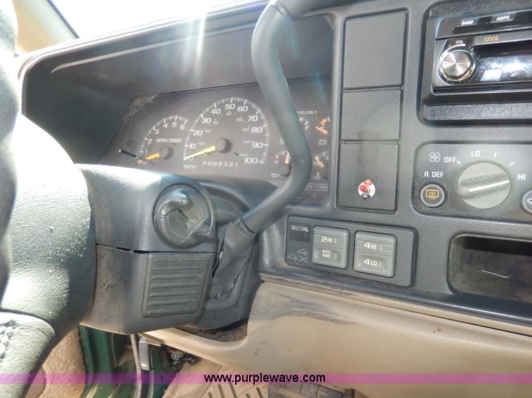 image for item H9623 1999 Chevrolet Tahoe LS SUV