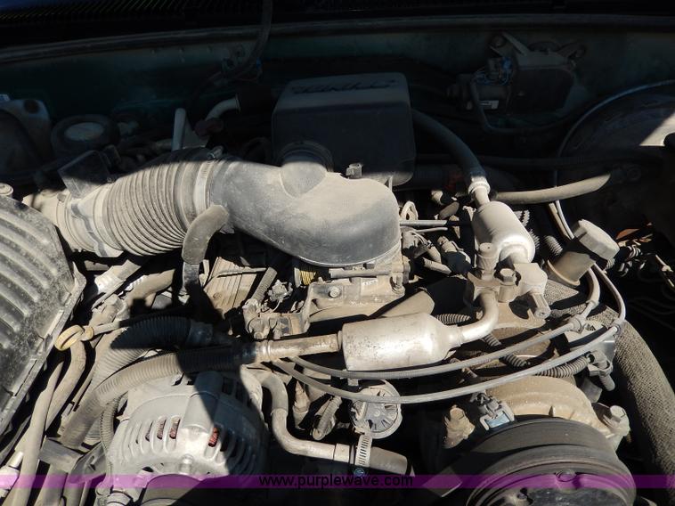 image for item H9623 1999 Chevrolet Tahoe LS SUV