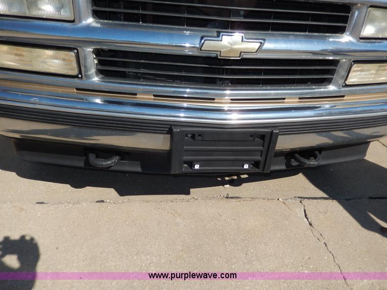 image for item H9623 1999 Chevrolet Tahoe LS SUV