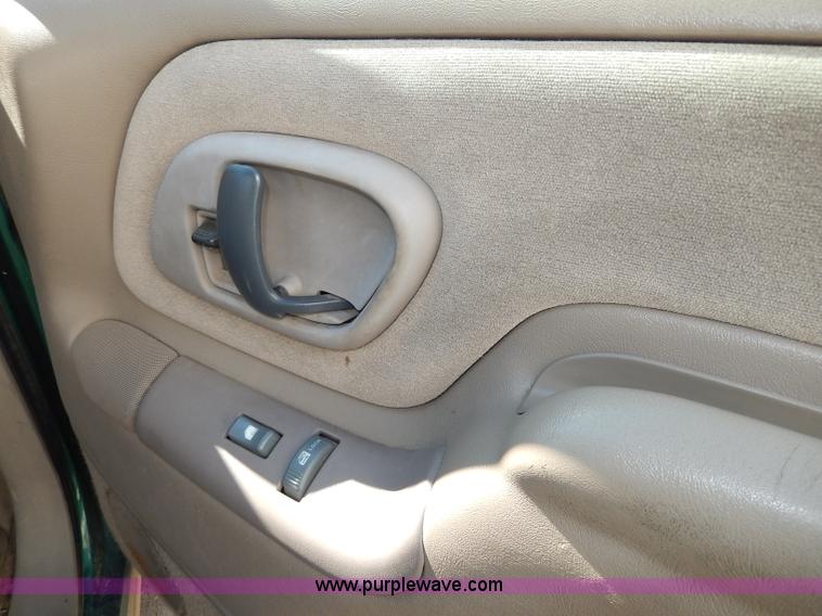 image for item H9623 1999 Chevrolet Tahoe LS SUV