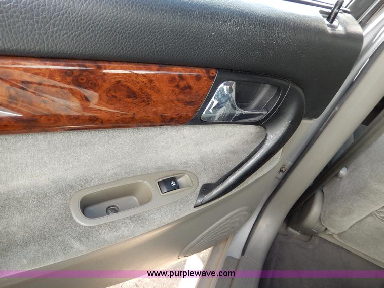 image for item H9624 2004 Suzuki Verona