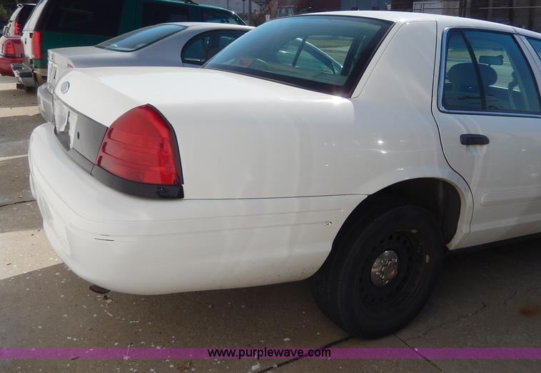 image for item H9625 2001 Ford Crown Victoria Police Interceptor