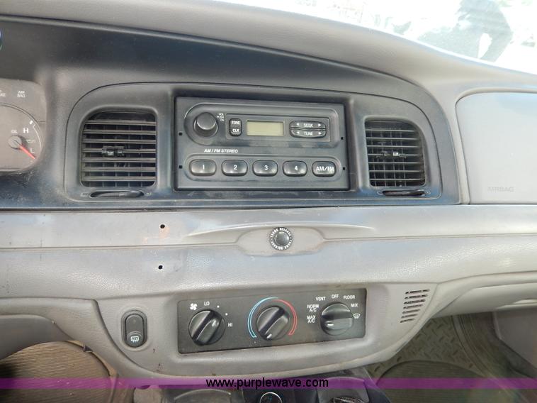 image for item H9625 2001 Ford Crown Victoria Police Interceptor