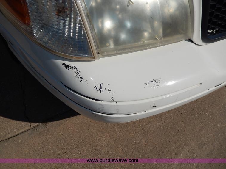 image for item H9625 2001 Ford Crown Victoria Police Interceptor