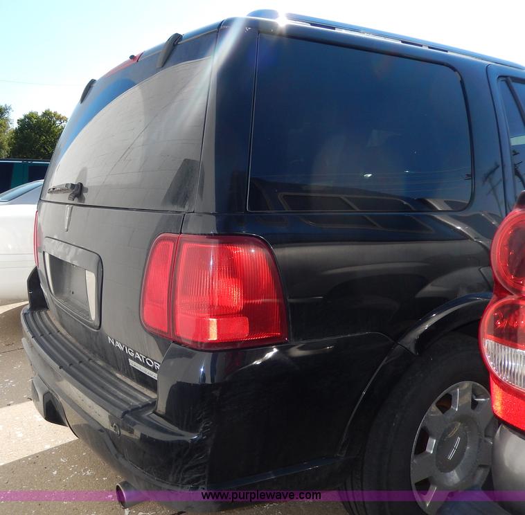 image for item H9626 2006 Lincoln Navigator Limited Edition SUV