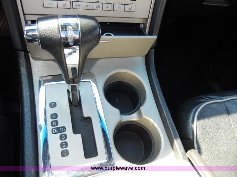 image for item H9626 2006 Lincoln Navigator Limited Edition SUV