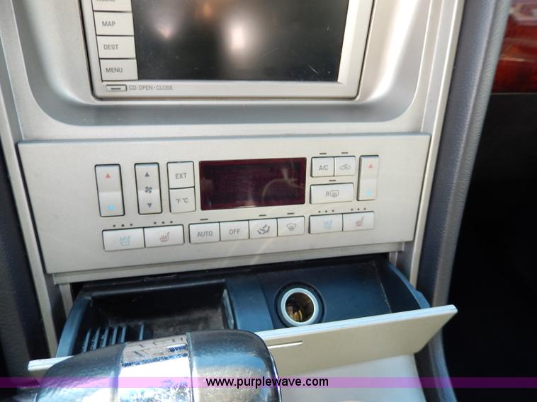 image for item H9626 2006 Lincoln Navigator Limited Edition SUV