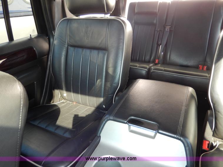 image for item H9626 2006 Lincoln Navigator Limited Edition SUV