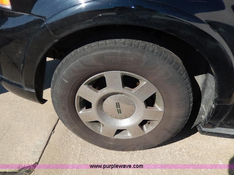 image for item H9626 2006 Lincoln Navigator Limited Edition SUV