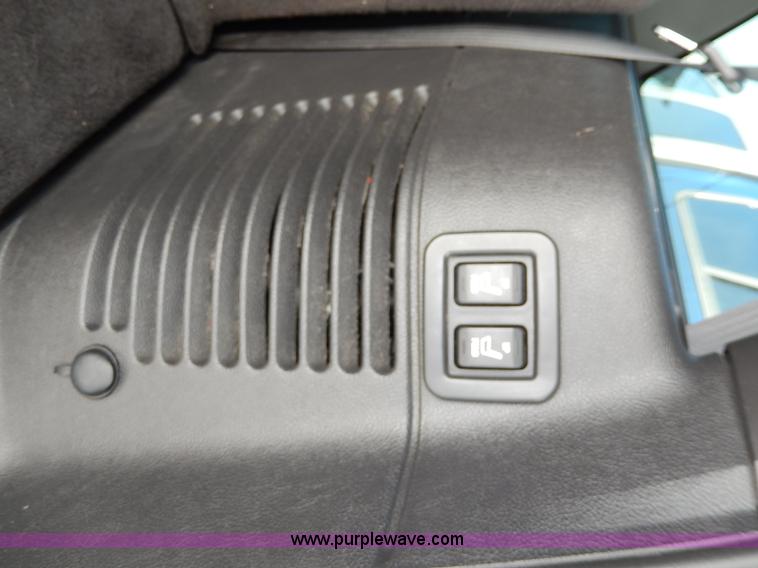 image for item H9626 2006 Lincoln Navigator Limited Edition SUV