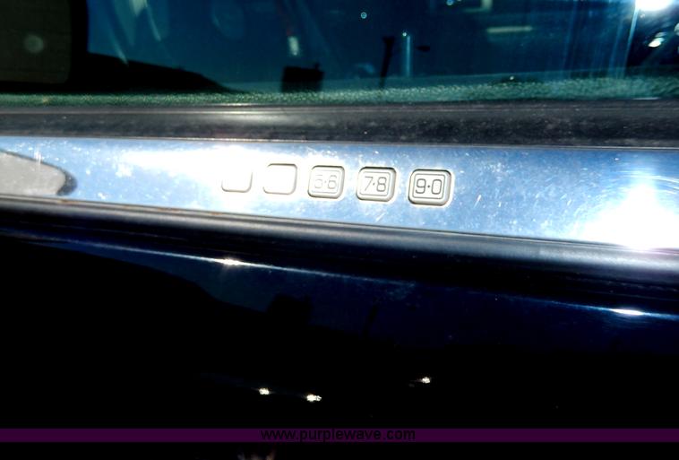 image for item H9626 2006 Lincoln Navigator Limited Edition SUV