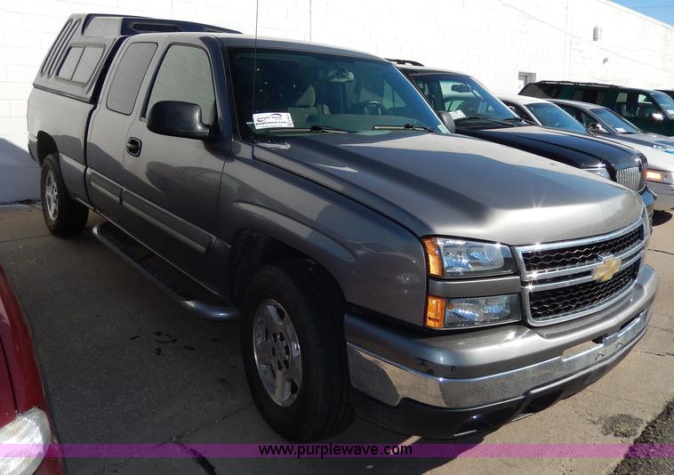 image for item H9627 2007 Chevrolet Silverado Classic 1500 pickup truck