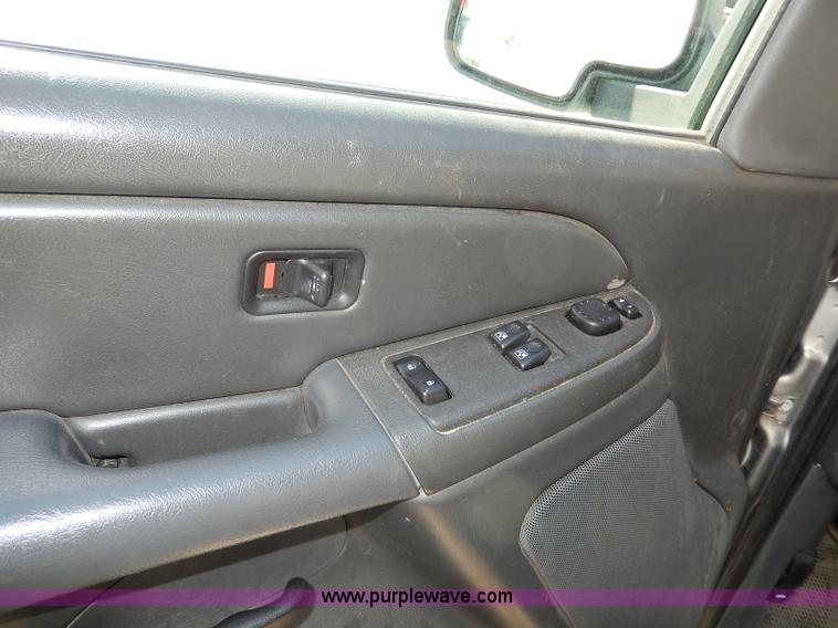 image for item H9627 2007 Chevrolet Silverado Classic 1500 pickup truck