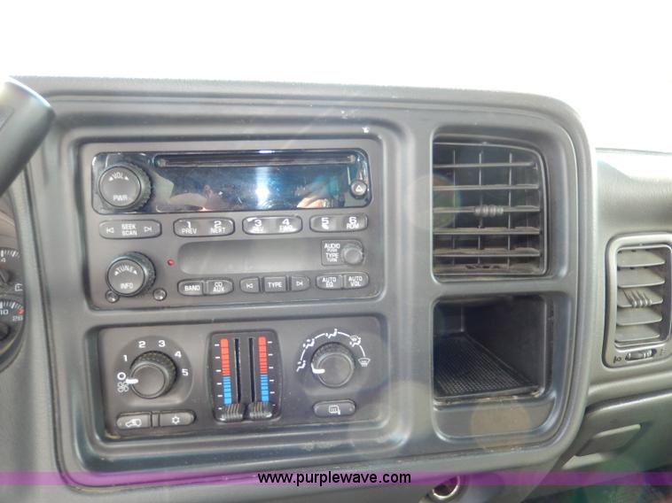 image for item H9627 2007 Chevrolet Silverado Classic 1500 pickup truck