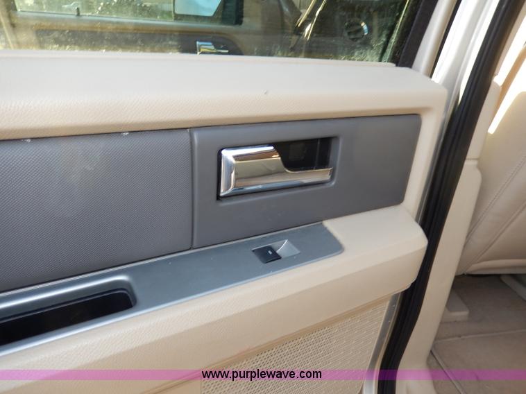 image for item H9631 2007 Ford Expedition XLT SUV