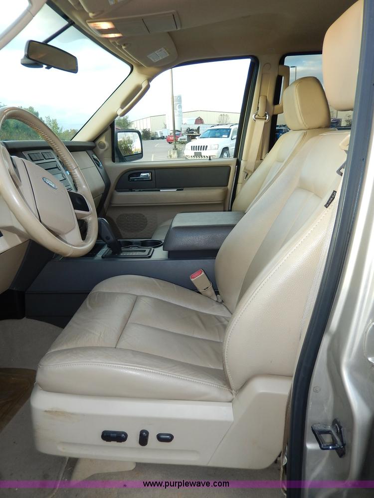 image for item H9631 2007 Ford Expedition XLT SUV