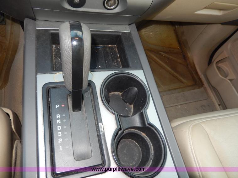 image for item H9631 2007 Ford Expedition XLT SUV