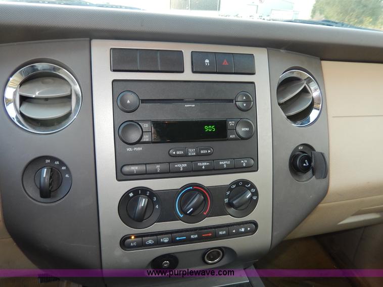 image for item H9631 2007 Ford Expedition XLT SUV