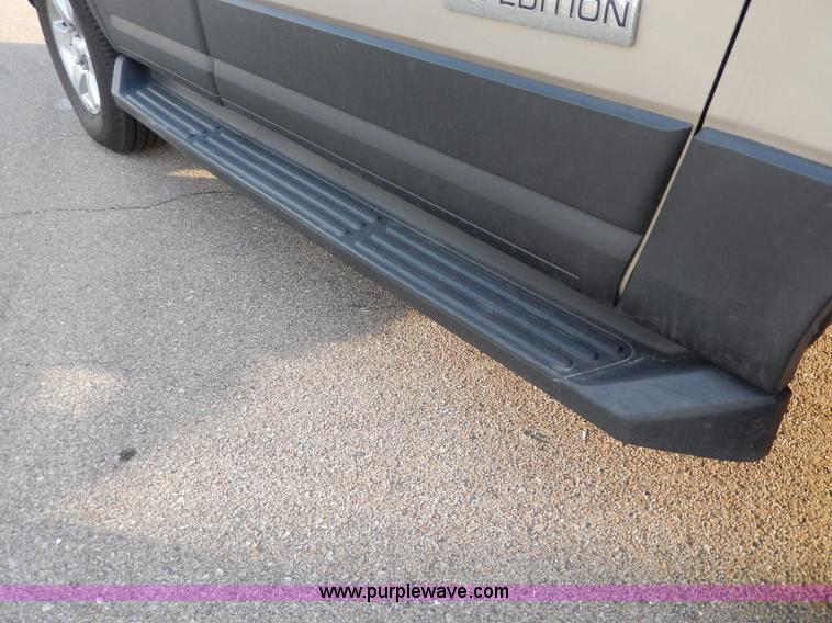 image for item H9631 2007 Ford Expedition XLT SUV