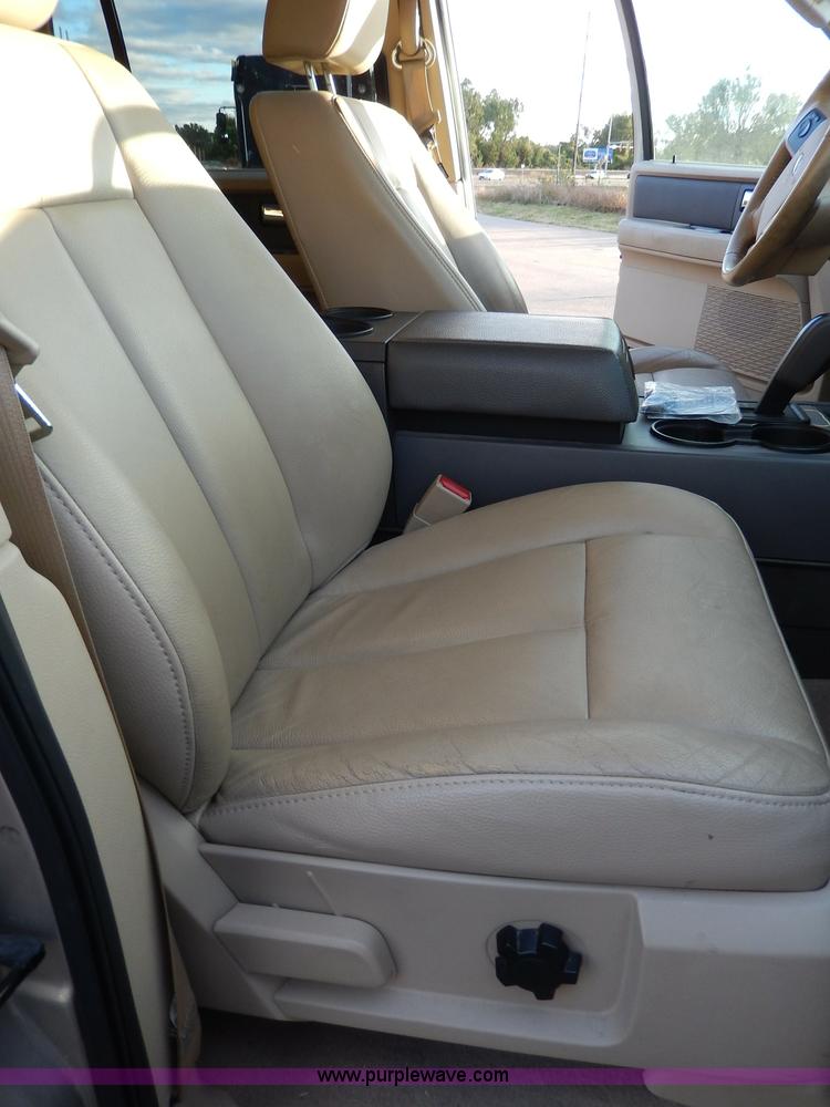 image for item H9631 2007 Ford Expedition XLT SUV